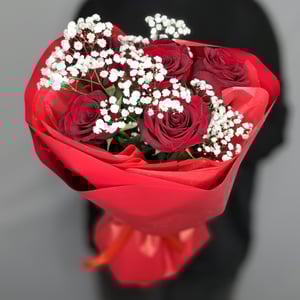 Букет с Эквадорскими розами "Рубин" из гипсофил