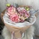 Композиция «Сборный букет» из роз и эустом