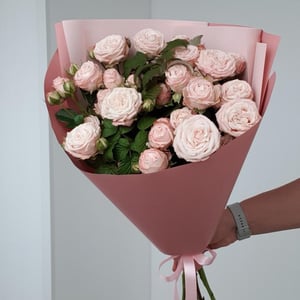 Букет «Пионовидные кустовые розы»