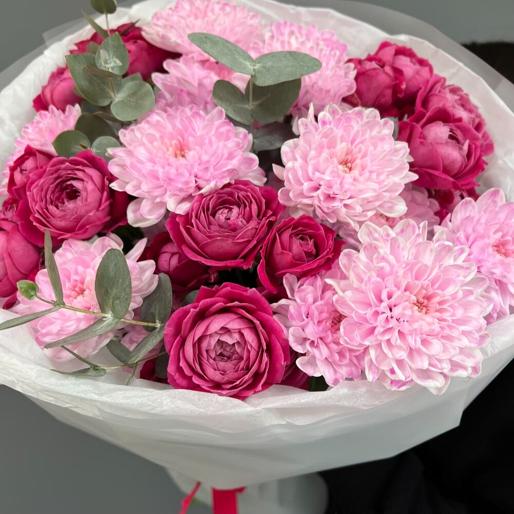 Букет из кустовой хризантемы, роз