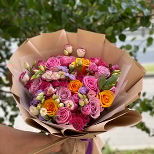 Букет «Каталина» из роз и эустом