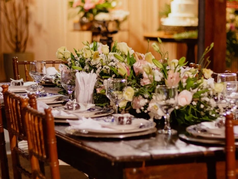 Wedding flowers and table setting