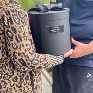 XL: Подарочный набор косметики Черная