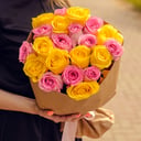 Букет из желтых и розовых роз, 21 шт
