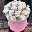 Шляпная коробка с цветами «Розовое сокровище»