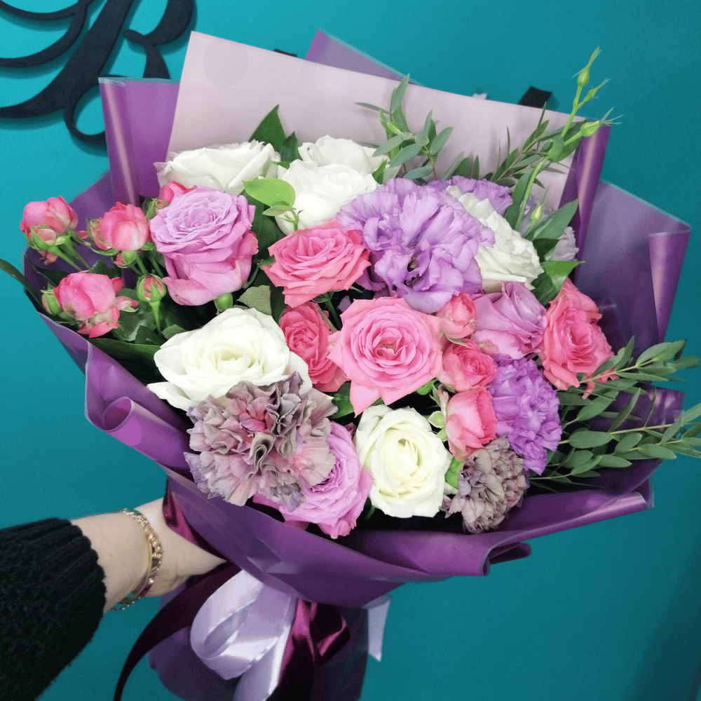 Букет «Элегант» из роз и эустом