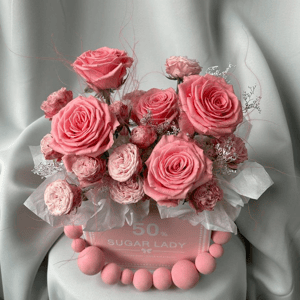 Пионовидные розы в коробке