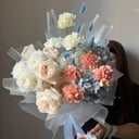 Сборный букет с гортензией и розами