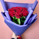 Красные розы в букете