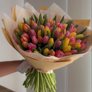 Букет тюльпанов Весенняя палитра