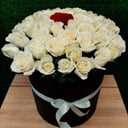 Шляпная коробка с цветами «Сказать Люблю» из роз