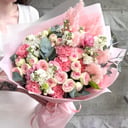 Нежный букет из роз и маттиолы Каролина