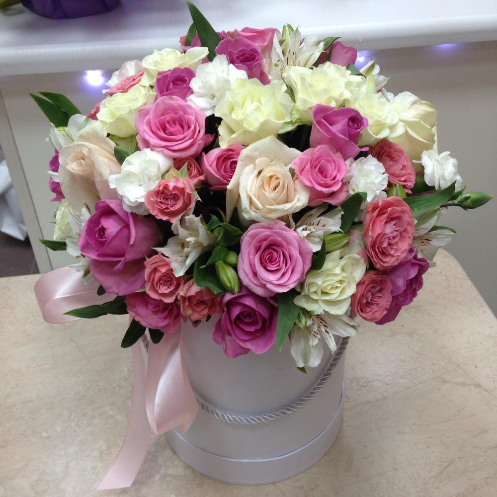 Шляпная коробка с цветами «Розовый микс»