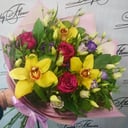 Букет «Изысканный» из эустом и орхидей