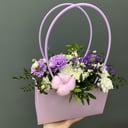 Букет «Лавандовый презент» из гвоздик и хризантем