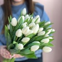 Букет из 41 белого тюльпана