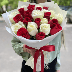 Розы 25 штук