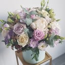 Композиция «Море эмоций» из эустом и роз