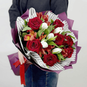 Букет «Горный ручей» из роз и альстромерий