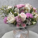 Цветы в коробке Нежность из роз и гвоздик