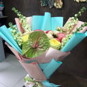 Букет «Монталь» из роз и экзотических цветов