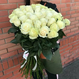 Букет «25 роз белые эквадор 70см»