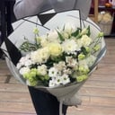 Букет «Белоснежный» из эустом и хризантем