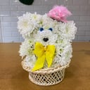 Композиция «Цветочная собачка» из хризантем