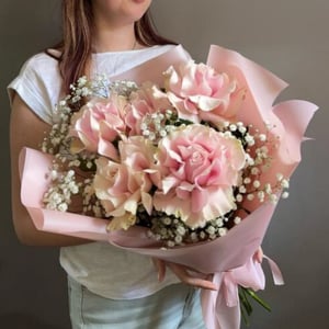 Букет французские розы и гипсофила