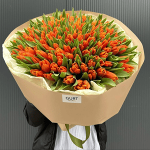 Букет оранжевых тюльпанов