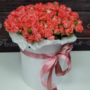 Шляпная коробка с цветами «Цилиндр Яркий день» из роз