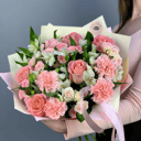 Букет «"Персиковый пудинг" №371» из роз и гвоздик