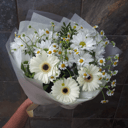 Букет «Летний луг» из гербер и хризантем