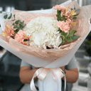 Букет для неё из гвоздик и альстромерий