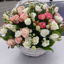 Корзина с цветами «Вдохновение» из эустом и роз