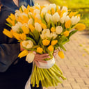 Букет «Желтые и белые тюльпаны, 71 шт»