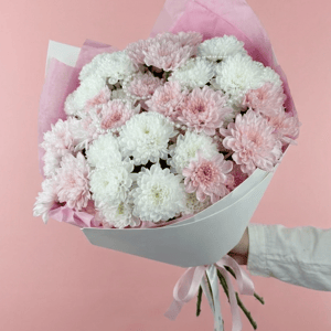 Нежный букет с хризантемой