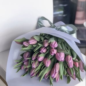 Букет фиолетовых тюльпанов 27