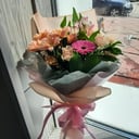 Букет «Каприз.» из роз и хризантем