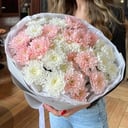 Пышный букет "Кружим в танце" из хризантем