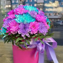 Шляпная коробка с цветами «Краски лета» из хризантем