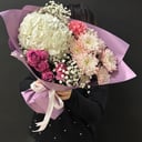 Авторский сборный букет "Очарование" из роз и хризантем