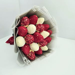 Букет 19 клубник в шоколаде