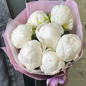 Букет из белых пионов 7 шт.