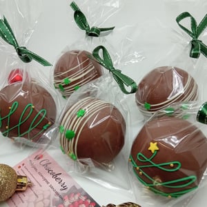 Шокобомбочка с шоколадной фигуркой