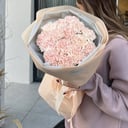 Букет из персиковых диантусов из гвоздик