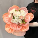 Букет из хризантем и альстромерии