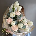 Букет «Весенняя романтика» из тюльпанов и гвоздик