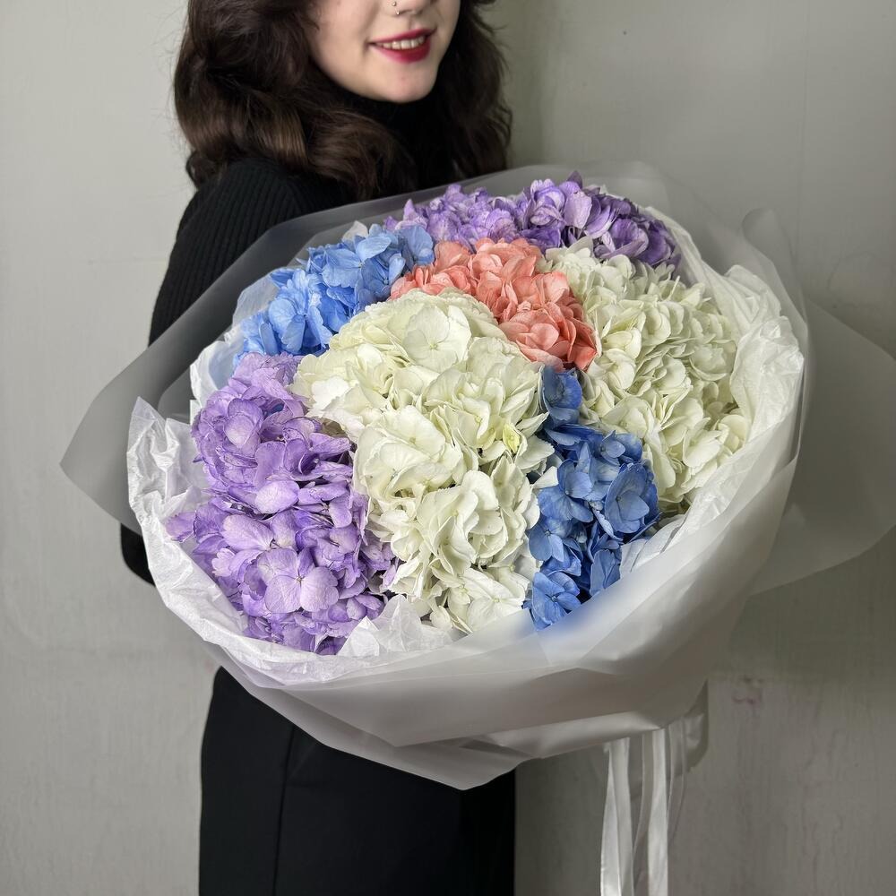 Букет из 7 гортензий микс