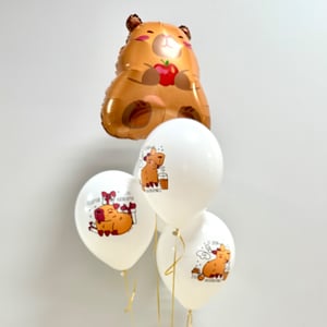 Капибара с яблочком